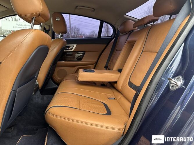 Jaguar XF 48 interauto-car
