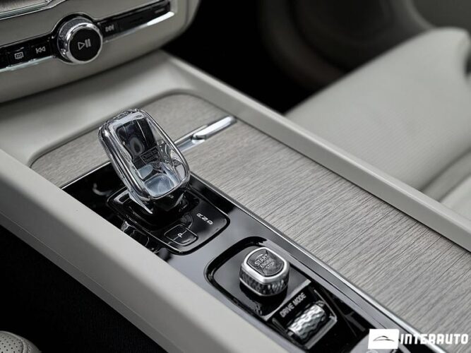 Volvo XC 60 52 interauto-car