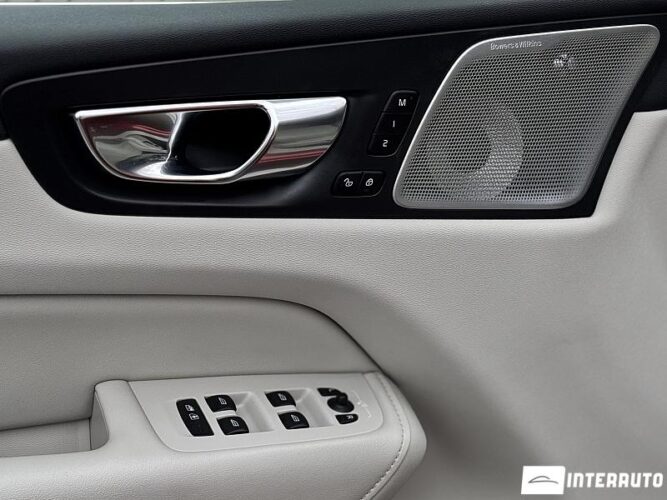 Volvo XC 60 43 interauto-car