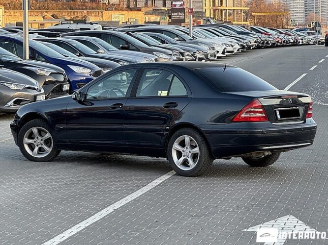 Mercedes C 200 34 interauto-car