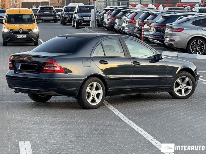 Mercedes C 200 33 interauto-car