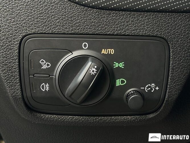 Audi Q2 46 interauto-car