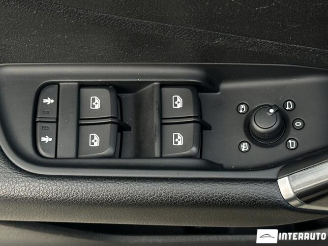 Audi Q2 45 interauto-car