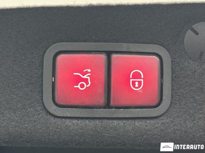 Mercedes C 300 60 interauto-car