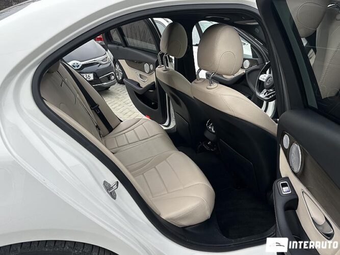 Mercedes C 300 52 interauto-car
