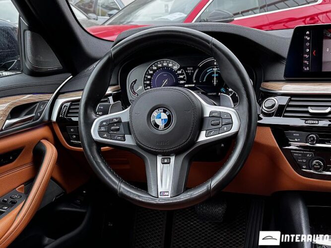 BMW 530e 44 interauto-car