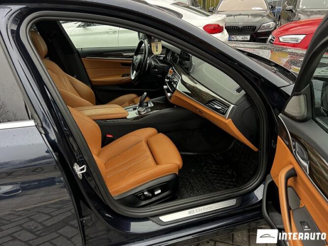 BMW 530e 38 interauto-car