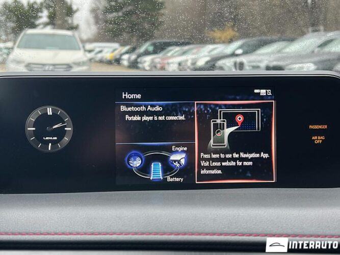 Lexus UX 250h 48 interauto-car