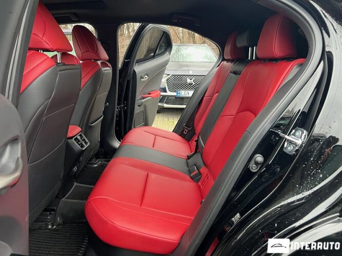 Lexus UX 250h 53 interauto-car