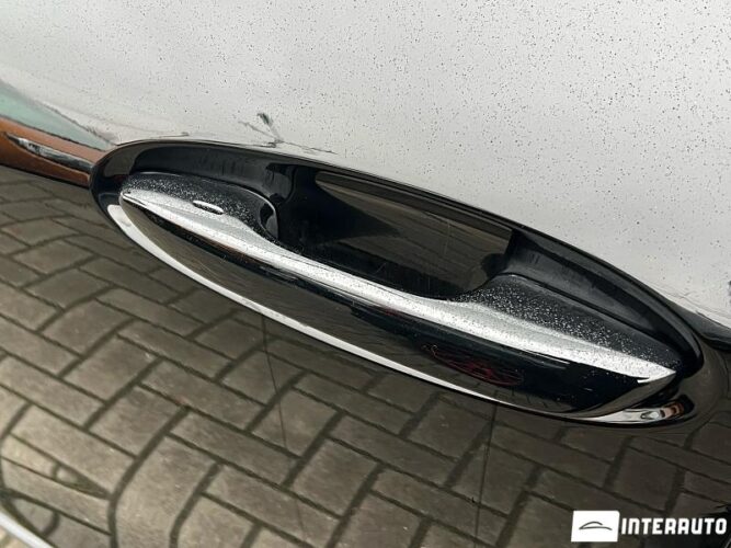 Lexus UX 250h 56 interauto-car