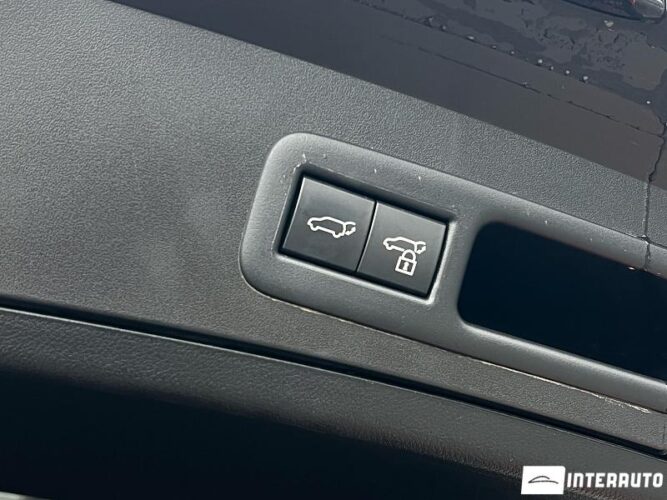 Lexus UX 250h 55 interauto-car