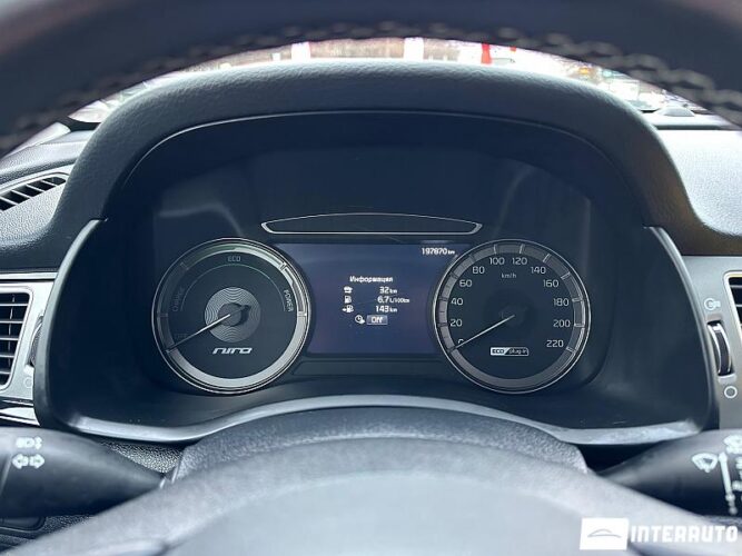 Kia Niro 40 interauto-car