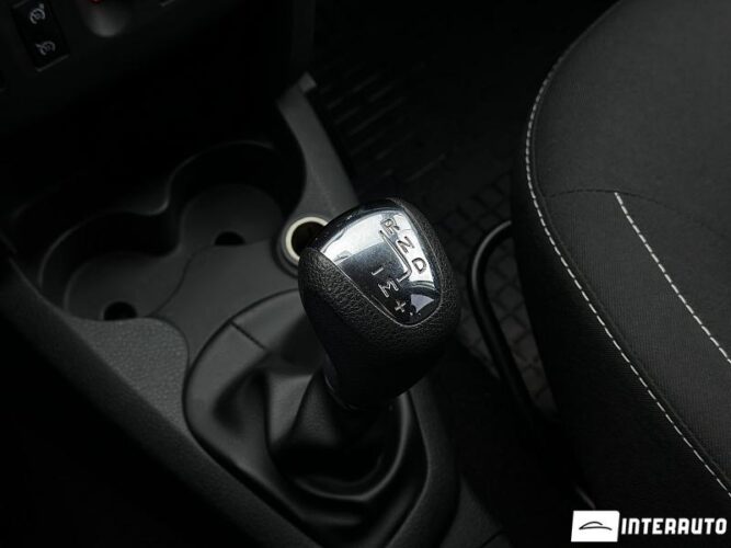 Dacia Logan 41 interauto-car