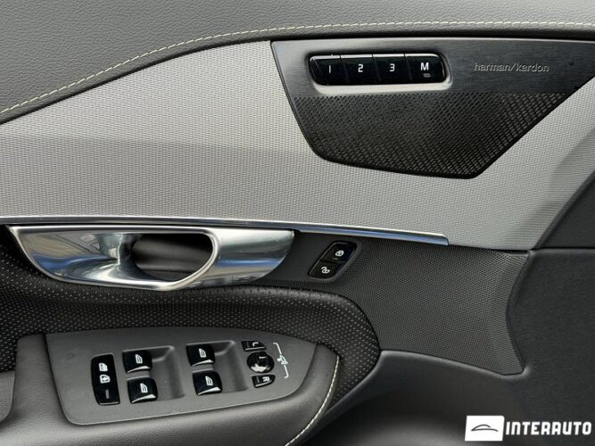 Volvo XC 90 48 interauto-car