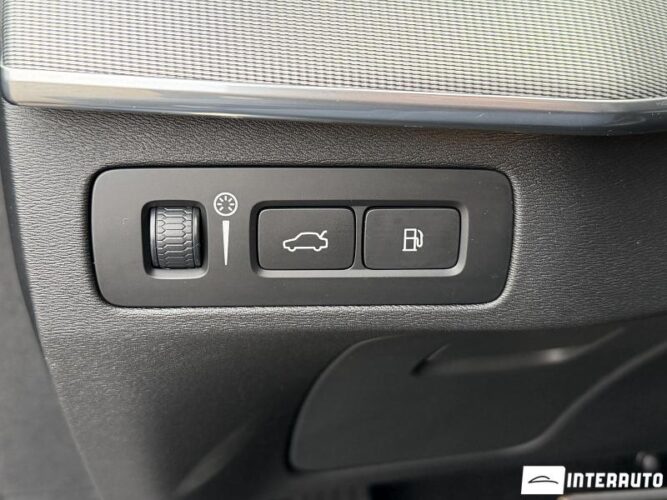 Volvo XC 90 51 interauto-car