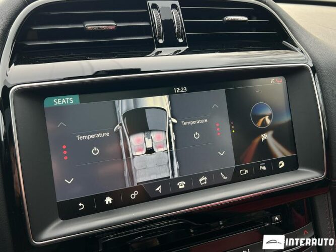 Jaguar F-Pace 49 interauto-car