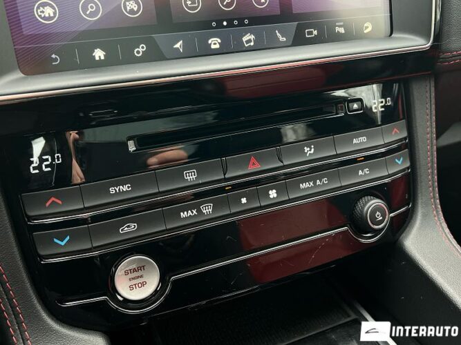 Jaguar F-Pace 51 interauto-car