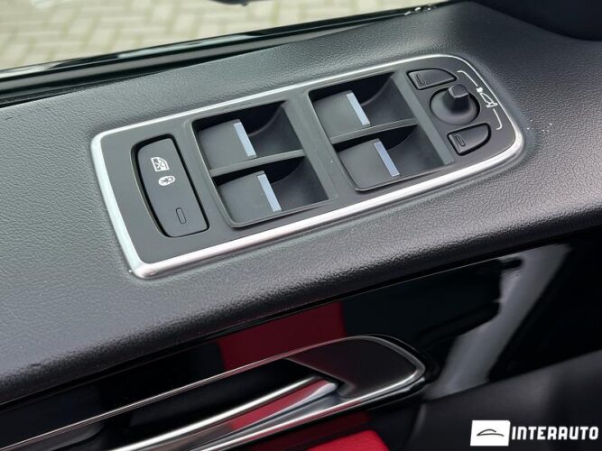 Jaguar F-Pace 41 interauto-car