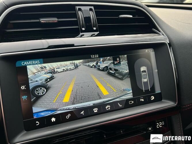 Jaguar F-Pace 48 interauto-car