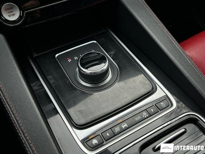 Jaguar F-Pace 52 interauto-car
