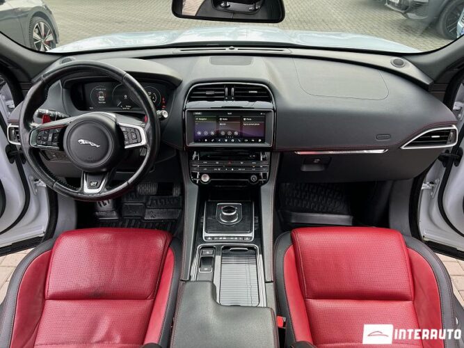 Jaguar F-Pace 45 interauto-car