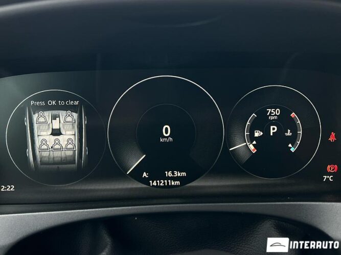 Jaguar F-Pace 47 interauto-car