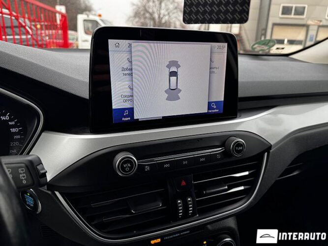 Ford Focus 42 interauto-car