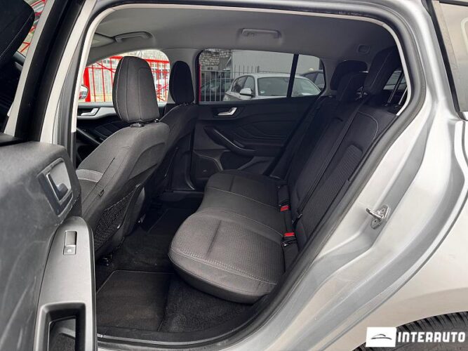 Ford Focus 47 interauto-car