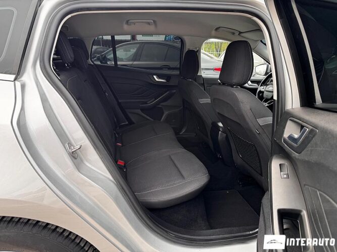 Ford Focus 48 interauto-car