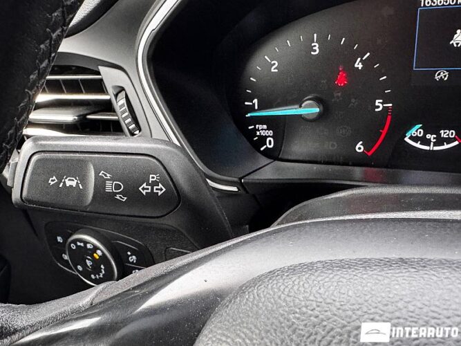 Ford Focus 41 interauto-car