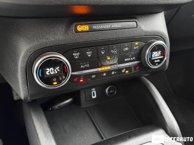 Ford Focus 43 interauto-car