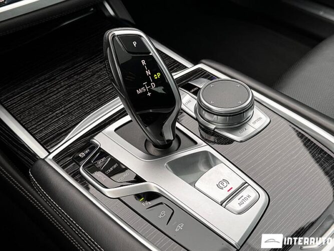 BMW 730 51 interauto-car