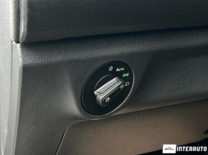 Volkswagen Jetta 41 interauto-car