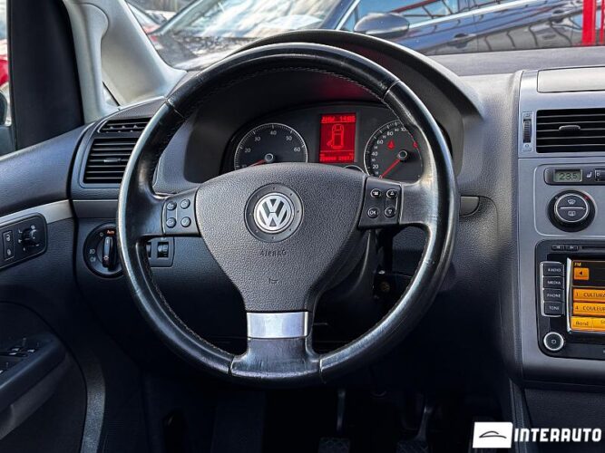 Volkswagen Touran 38 interauto-car