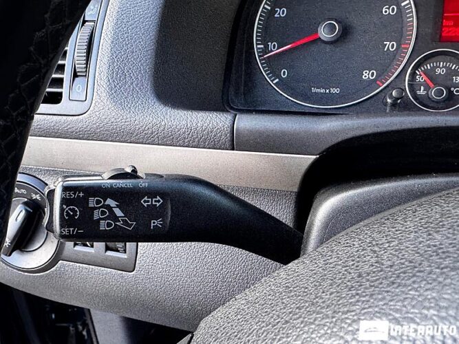 Volkswagen Touran 43 interauto-car