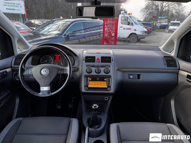 Volkswagen Touran 37 interauto-car