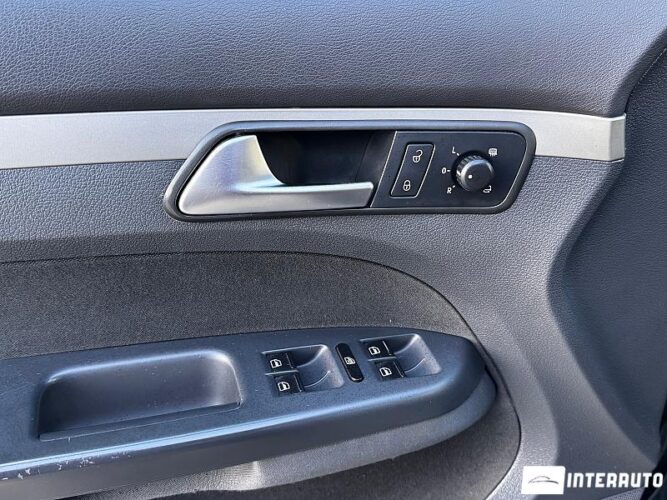 Volkswagen Touran 41 interauto-car