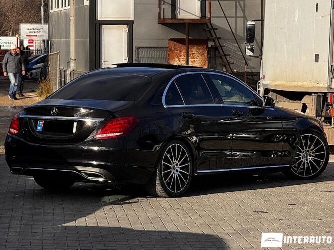 Mercedes C 350e 33 interauto-car