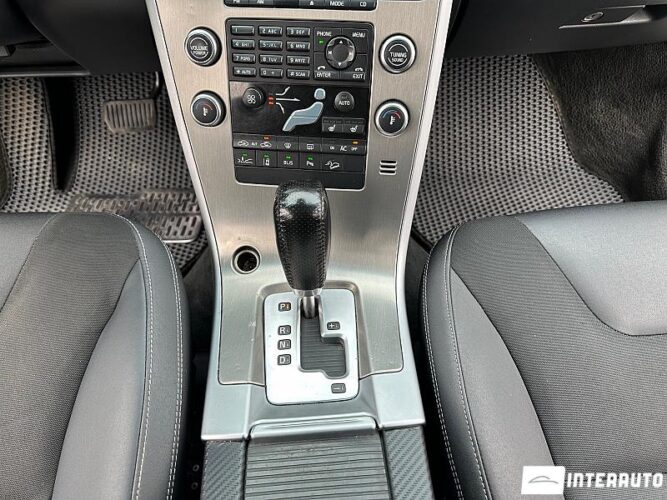 Volvo XC 60 42 interauto-car