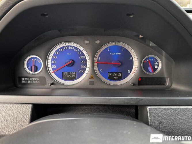 Volvo XC 90 34 interauto-car