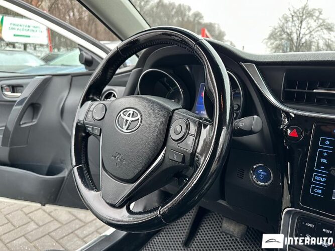 toyota Auris 2016