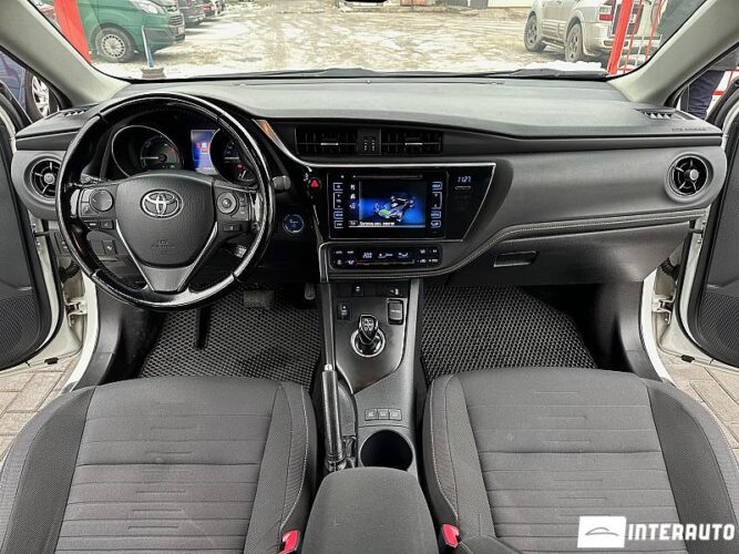 toyota Auris 2016