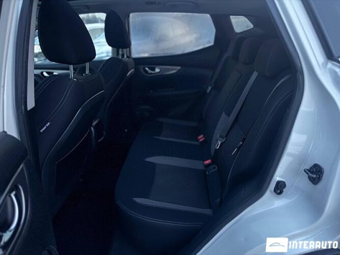 Nissan Qashqai 41 interauto-car