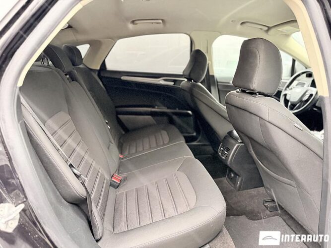 Ford Fusion 41 interauto-car