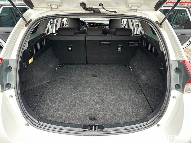 Toyota Auris 48 interauto-car