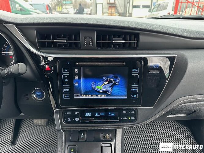 Toyota Auris 39 interauto-car