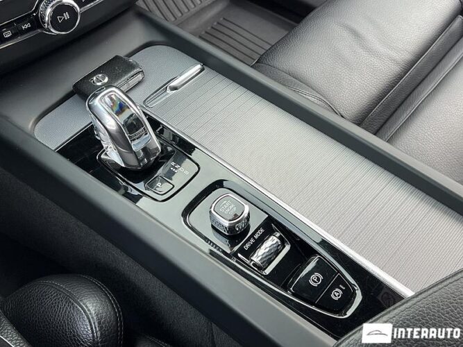 Volvo XC 60 51 interauto-car