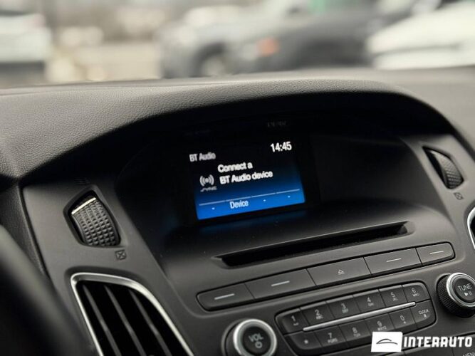 Ford Focus 37 interauto-car