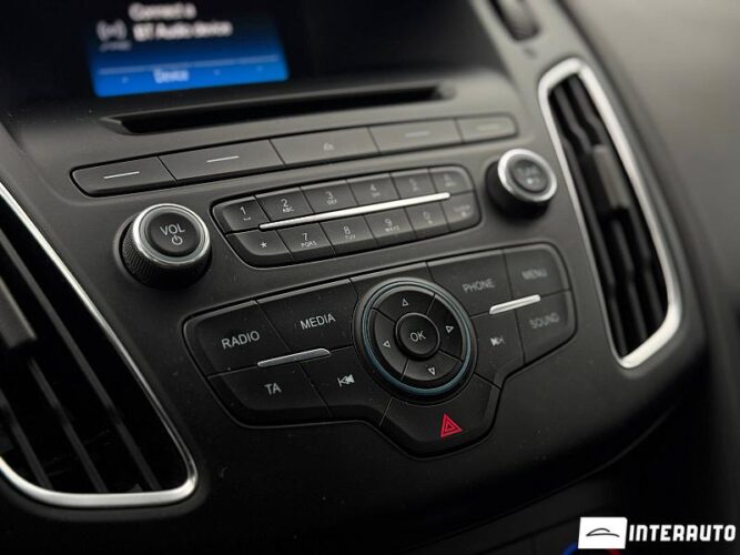 Ford Focus 39 interauto-car