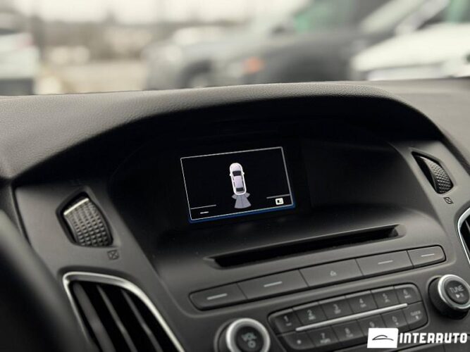 Ford Focus 38 interauto-car